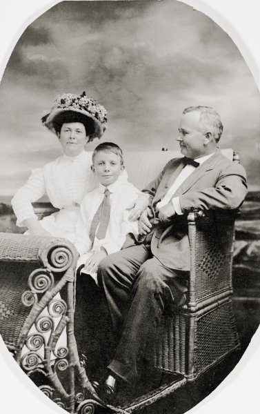 Governor Bickett, Wife Fanny, Son William, ca 1902