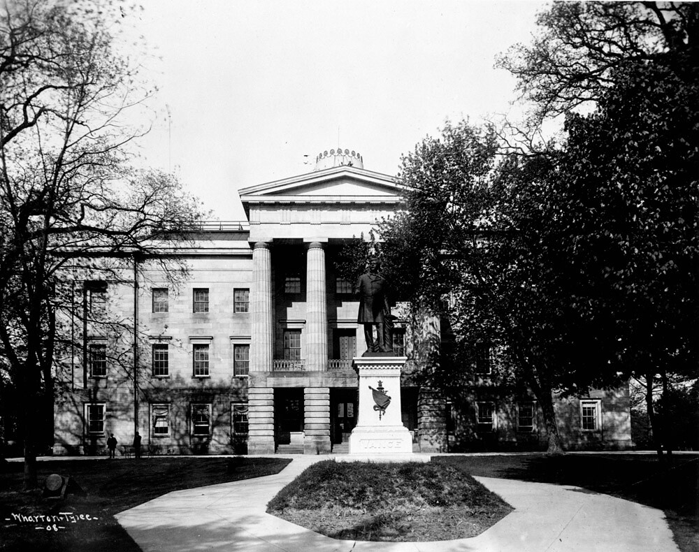 North Carolina state capitol building in 1908