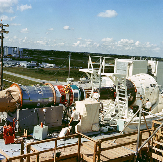 Agena target vehicle practices docking with the Gemini capsule while on Earth